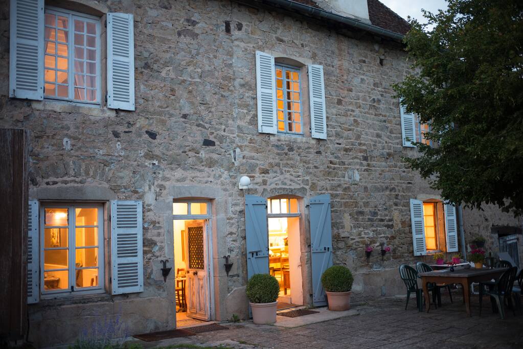 Front of Pierre au Grain
