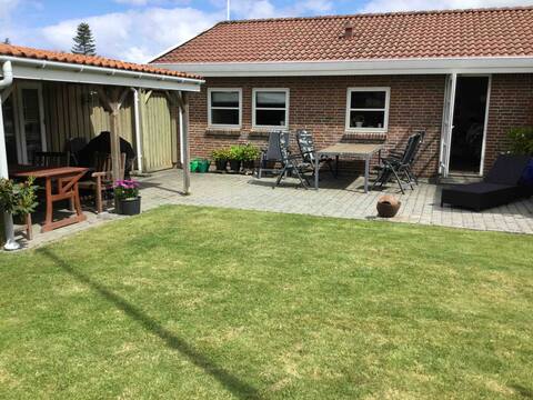 Family home close to the North Sea
(for vacation only)