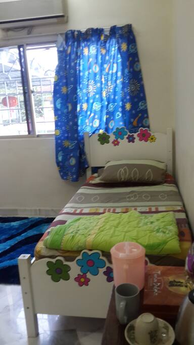 Air con, fan and partly furniture