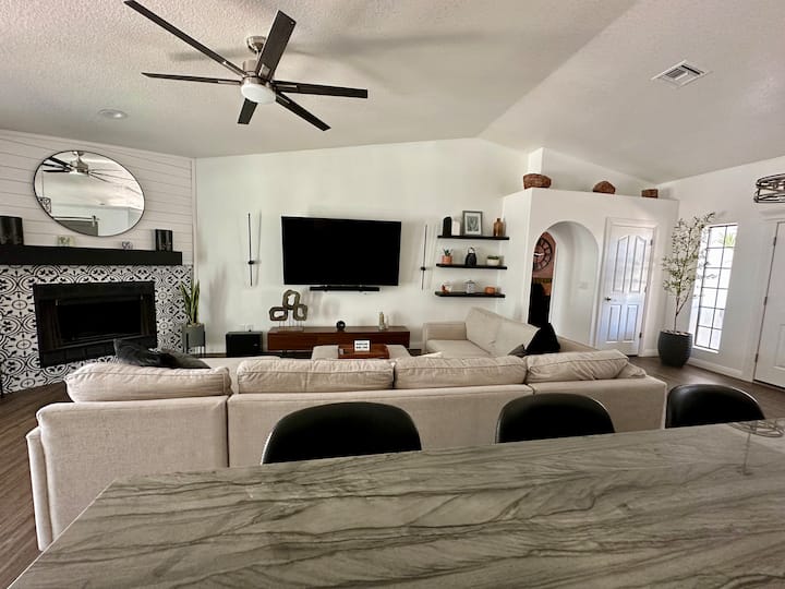 Havasu Haven: 5br Pool & Game Room Retreat - 哈瓦蘇湖城