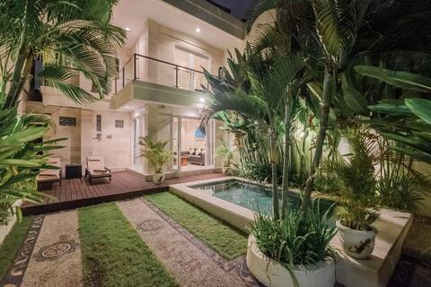 Seminyak 3 bedrooms villa with pool