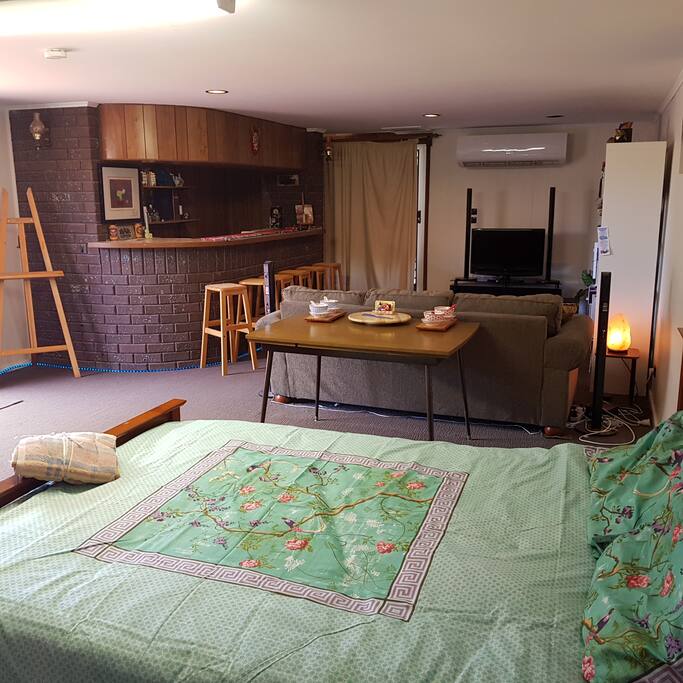 Kitchenette and breakfast bar with cutlery for up to four (4) people.