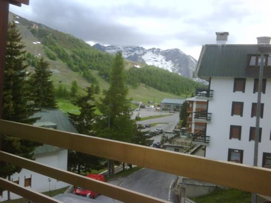 balcone con vista sulle piste - primavera