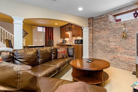 Beautiful Private Basement Suite near Downtown