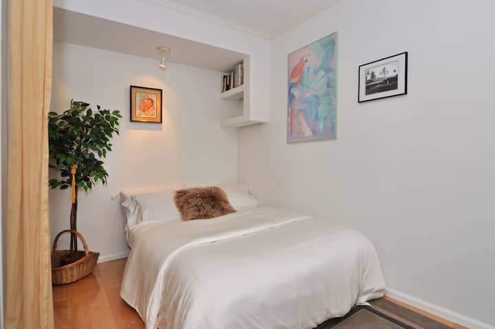 Chumba cha kulala cha pili, kitanda cha watu wawili, mashuka ya mianzi.