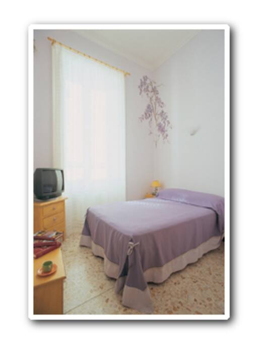 the glycine's room, three quarter bed, max 2 people