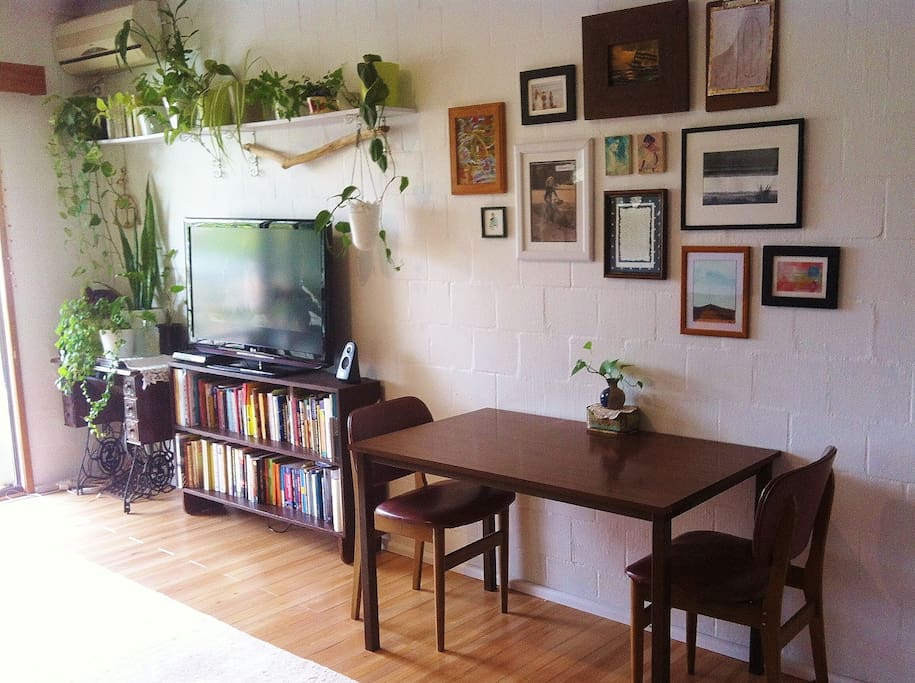 Lounge/ dining