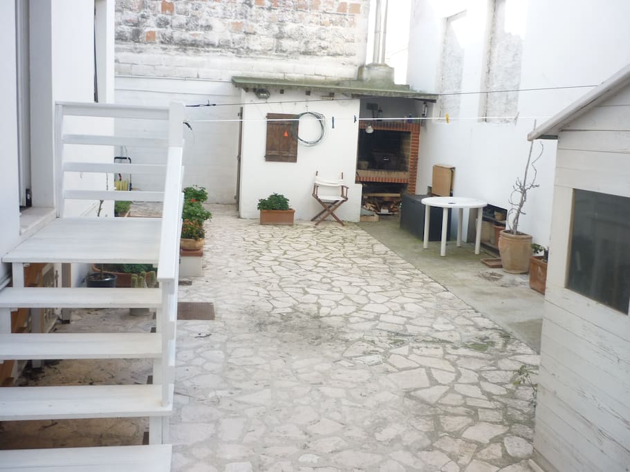 Cortile interno con barbeque