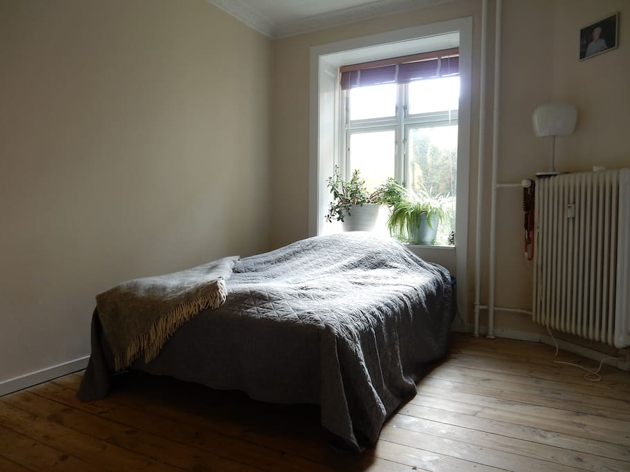 Bed room (bed: 140 x 200 cm)