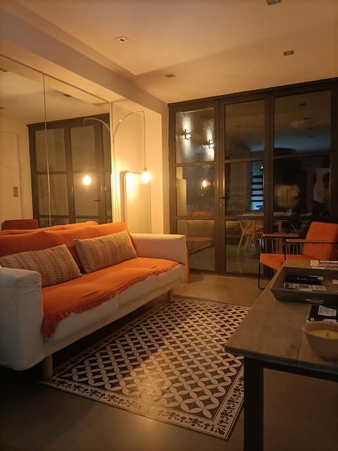 Top performing Airbnb: Small house in the ramparts in Aigues Mortes