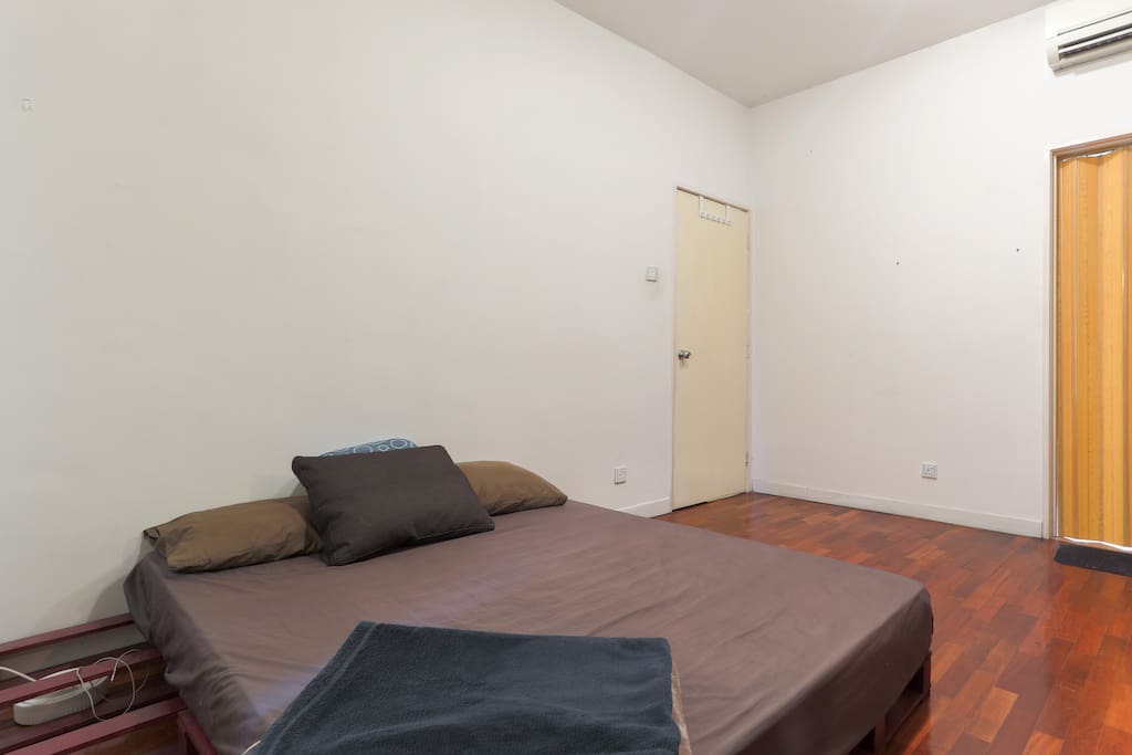 Spacious room, queen size bed with attached bathroom