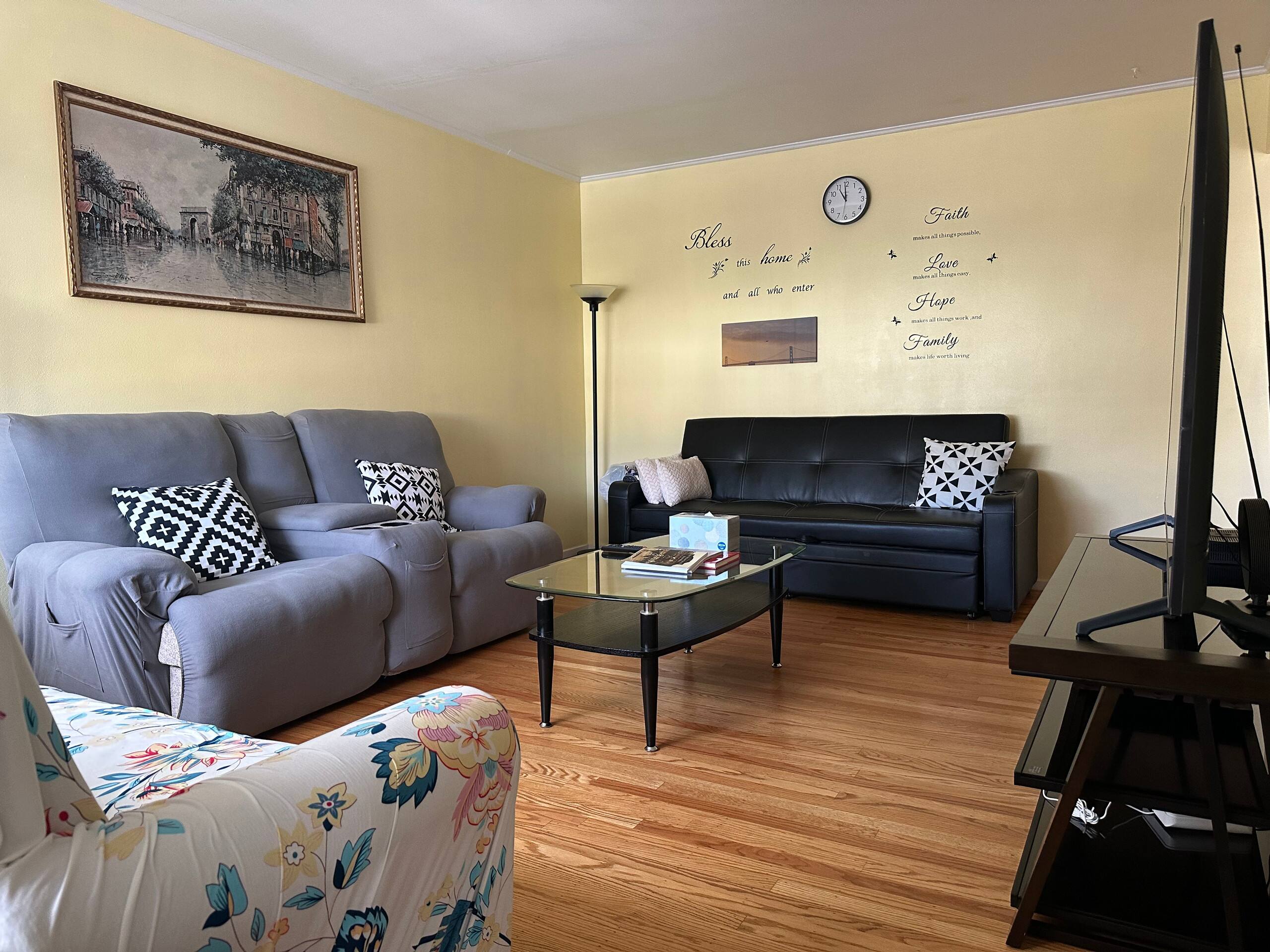 Home in San Francisco · ★4.92 · 2 bedrooms · 3 beds · 1 bath - Image 3