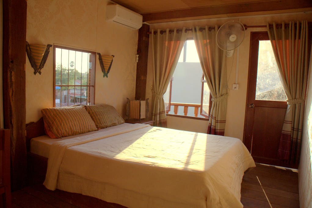 Second floor room very nice 11$.