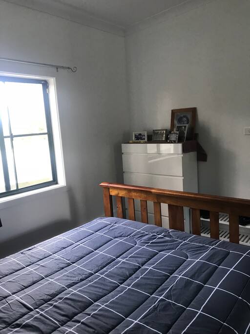 Master Bedroom - light and spacious