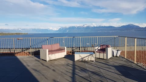 Spacious, bright and luxurious lakeside appartment
