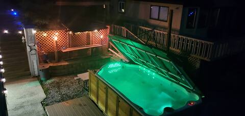 Lakefront, 2 Kings, 2hot tub swim pool spa, tikki