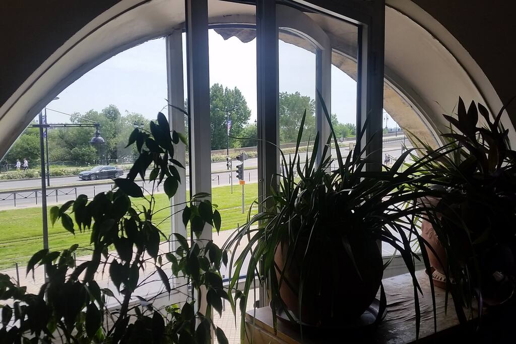 La vue du salon sur les quais