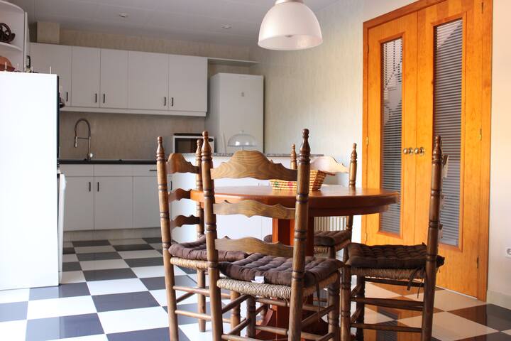 Casa con Piscina Privada en la Costa Brava gallery image 4