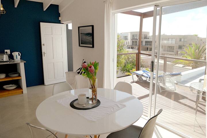 Beautiful Apartment, 2 minutes from the beach gallery image 5