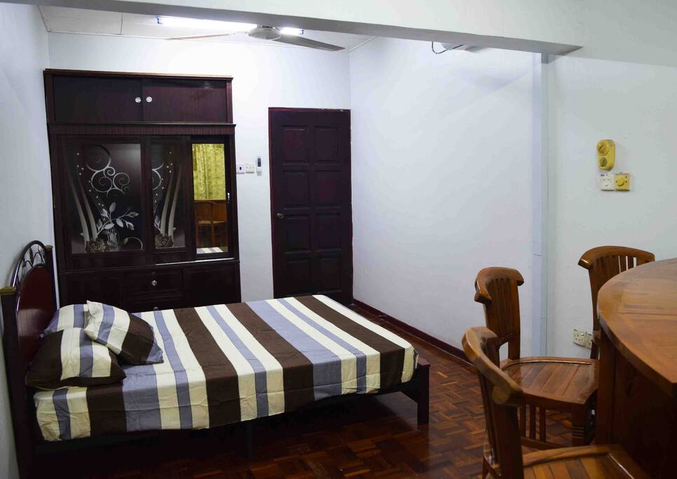 Bedroom 1 - Linen Set 1