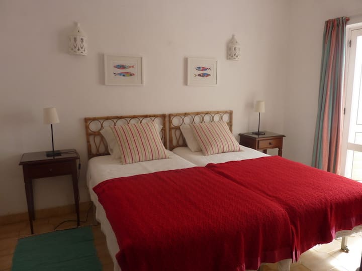 第二间双床卧室