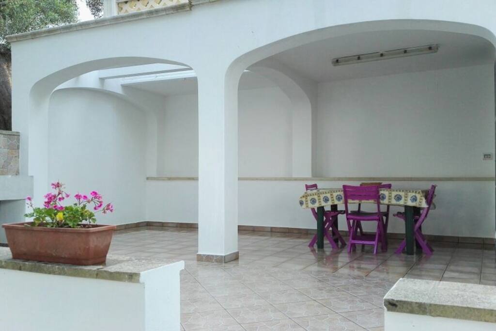 portico per pranzare guardando il mare