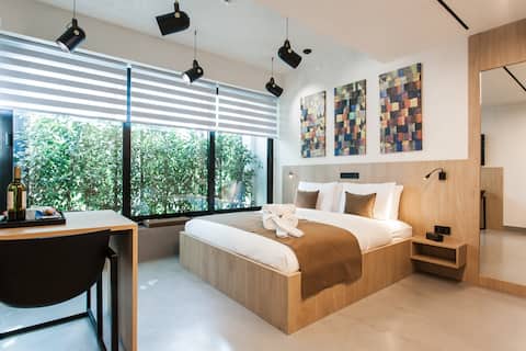Popular Airbnb listing: Athens Boutique Pod (Syntagma Square) in μοναστηρακι πλακα