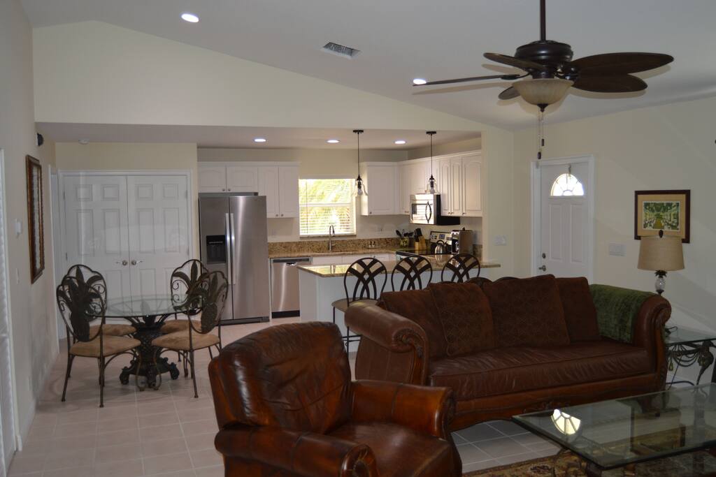 ENTRY/KITCHEN/DINING