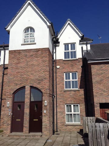 Beautifully Presented 3 Bed Apartment