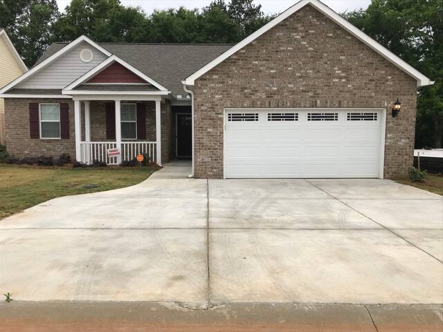 Close to I 75, AFB, Hospitals,Perry Fairgnd Rm 1