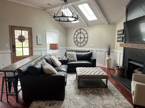 Successful Airbnb property: Downtown Stylish Farmhouse with Hot Tub! in Atlanta