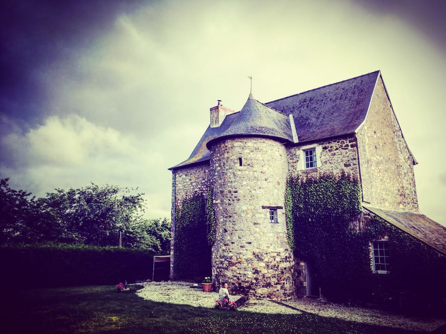 Une maison de caractère qui a traversé les siècles... / A house of character that has gone through the centuries...