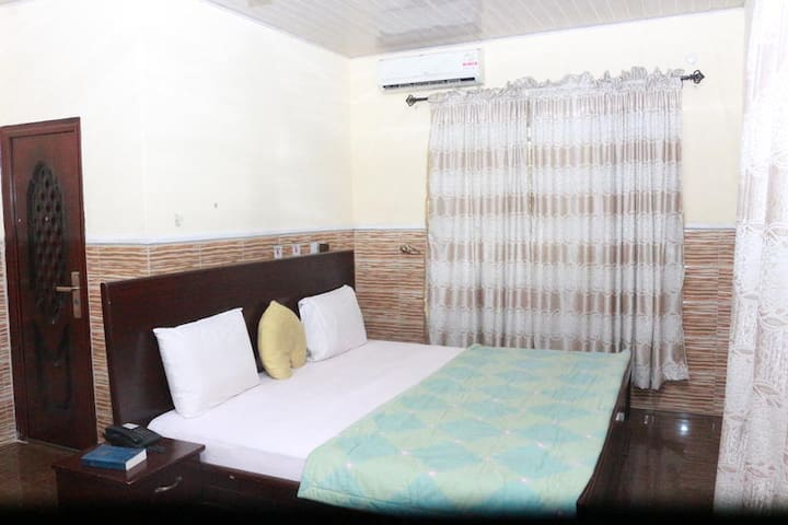 Momak 5 Hotel - Standard Room
