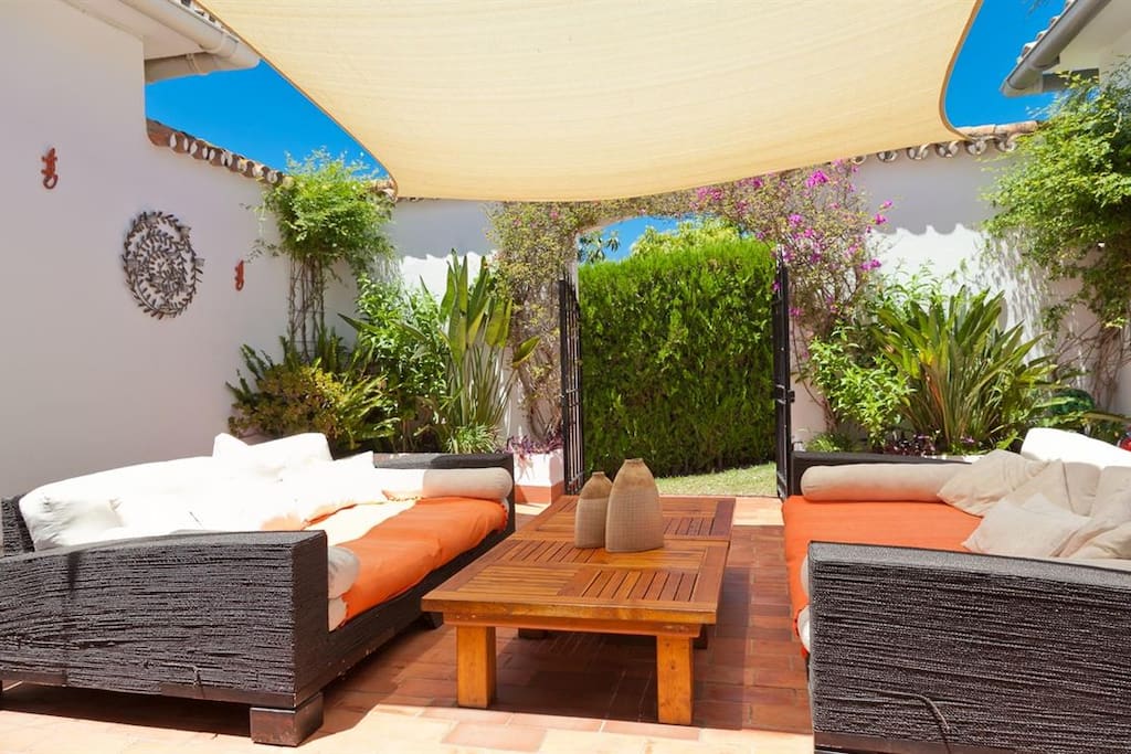 Lovely chillout courtyard area with sail shades