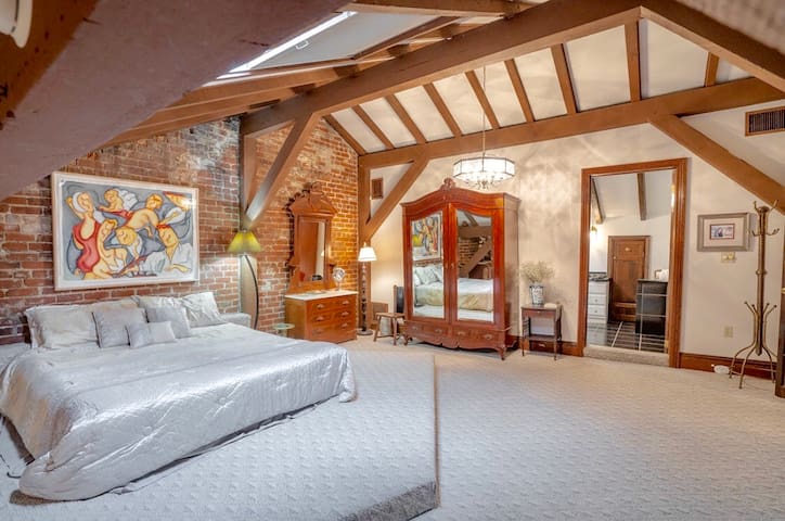 Penthouse (2 Floors)-23-CSTR-02260/24OSTR21234