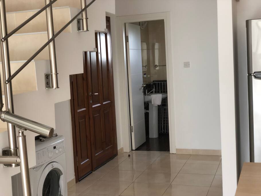 Inner-staircase to reach the additional bedrooms, if required