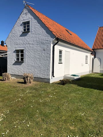 Stuga uthyres i Visby, Gotland, Sverige. 【 JULY 2021 】 Guesthouse in Visby,  Sweden (2 Bedroom, 1 Bathroom)