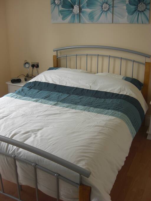Double bedroom with balcony
