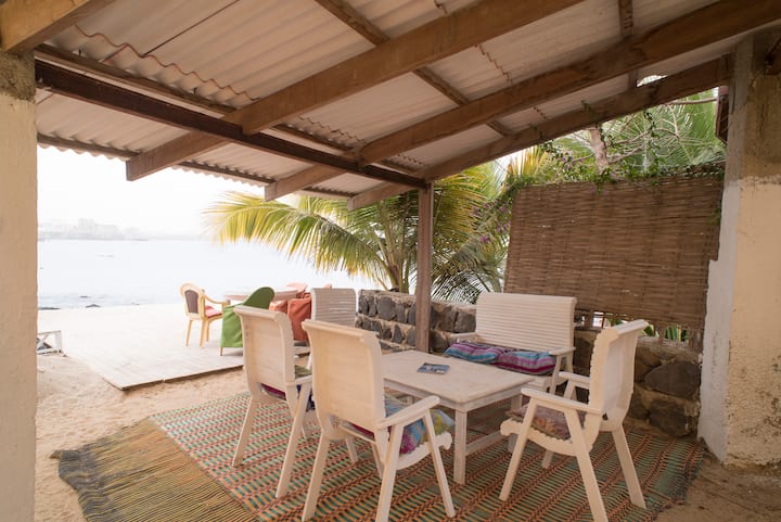 Agradable habitación en la isla de Ngor - Bed and breakfasts en renta ...