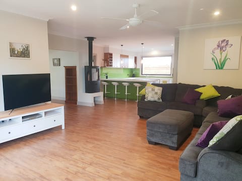 Top Airbnb: Mansfield Family Retreat - Mansfield Town Centre in Mansfield