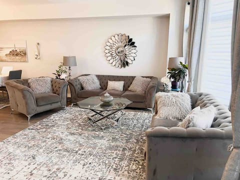 Modern 3-Bedroom Townhouse in Vaughan.