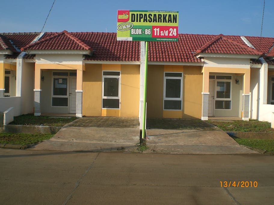 Rumah Minimalis Sederhana - Houses for Rent in Klari, West 