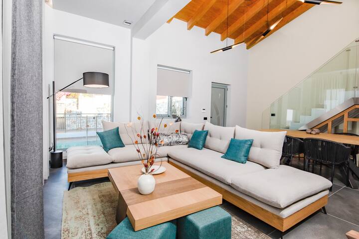 New Lux Villa★200m to beach/restaurant★Heated Pool gallery image 2