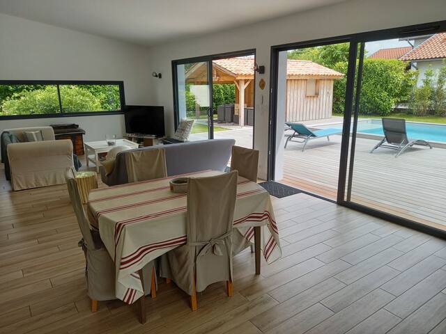 Villa avec piscine entre le Bassin et Bordeaux gallery image 4