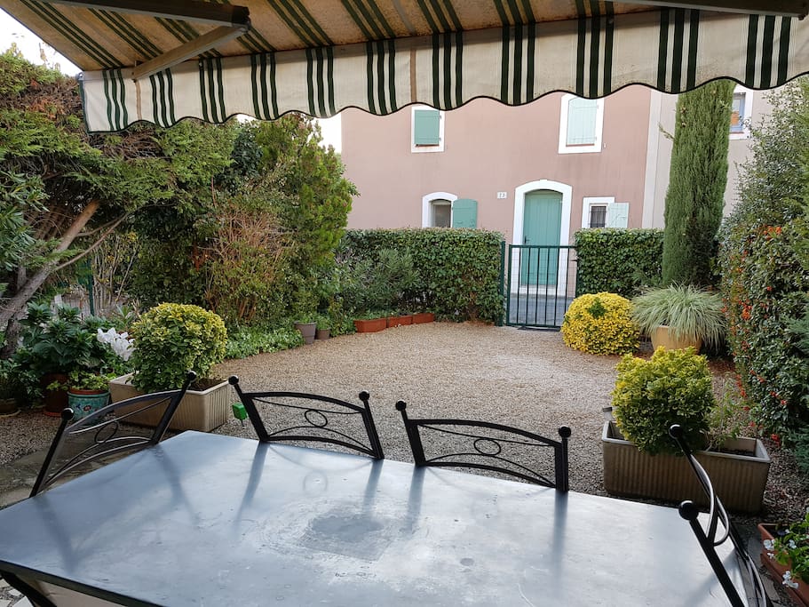 Jardin et terrasse à l Ouest au calme
