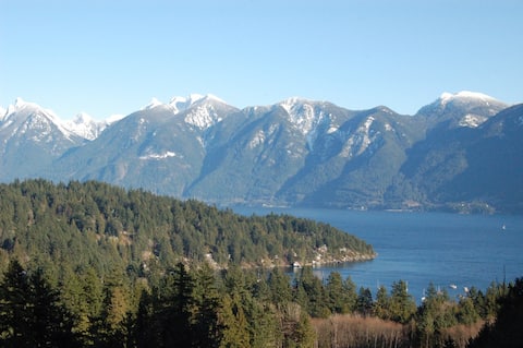 Beautiful View Home on Bowen Island