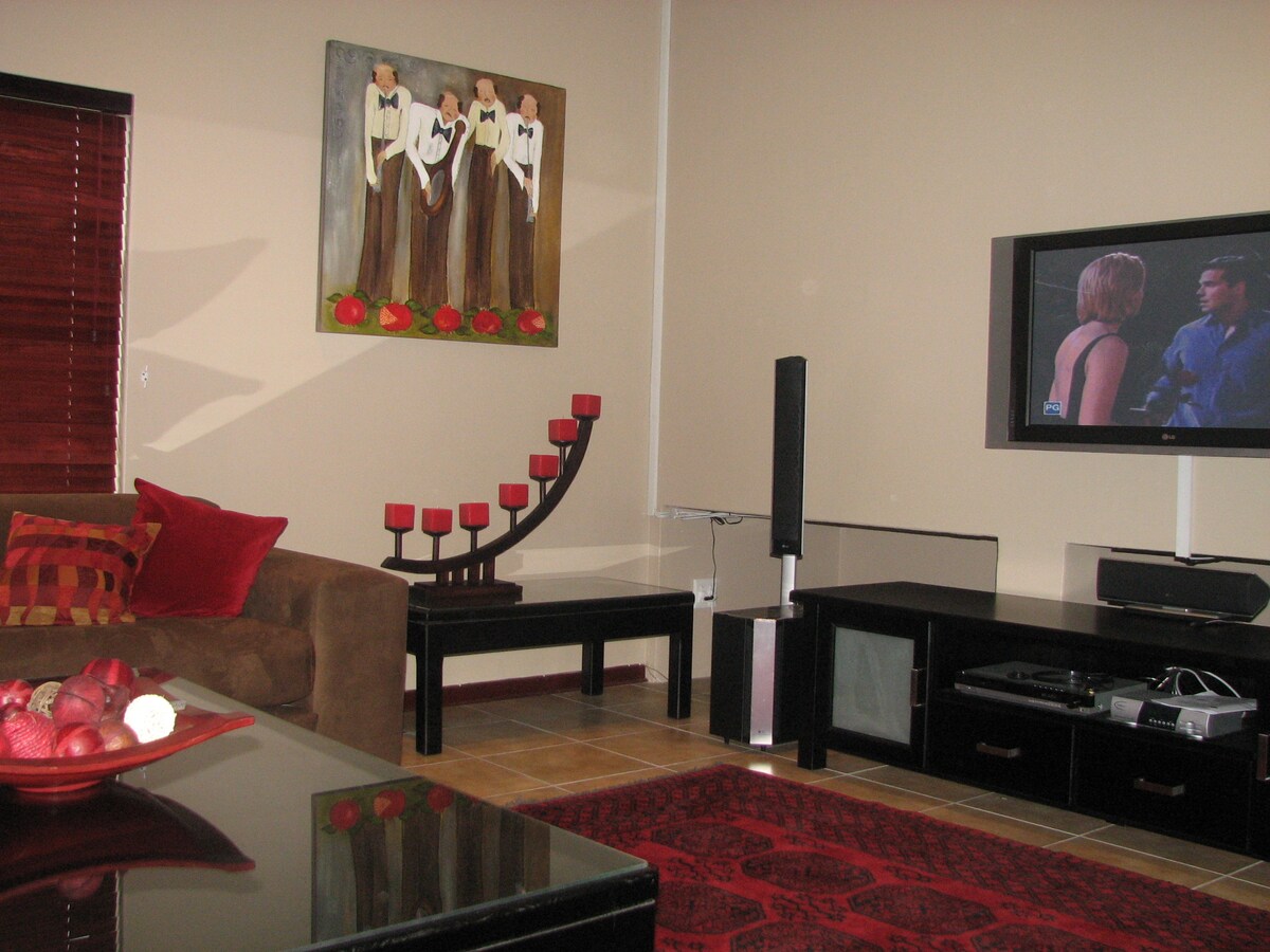 استرخِ بإطلالة على البحر.