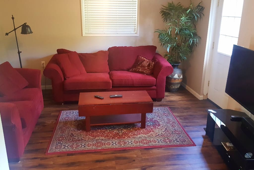 Private basement with tv, WiFi, netflix