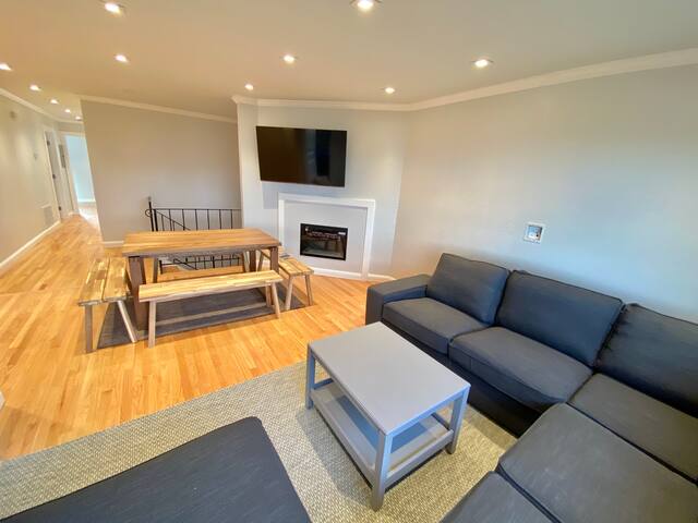 New renovation 7bd/3ba whole house -Deck Views! gallery image 4