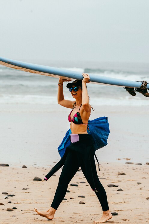 Show full-screen, host-provided image